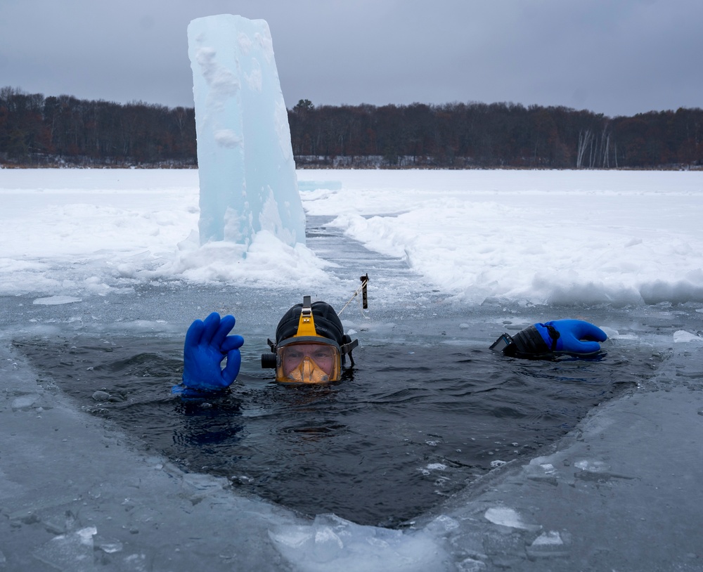 Navy Explosive Ordnance Disposal Hosts Arctic Training Exercise Snow Crab Ex 24-1