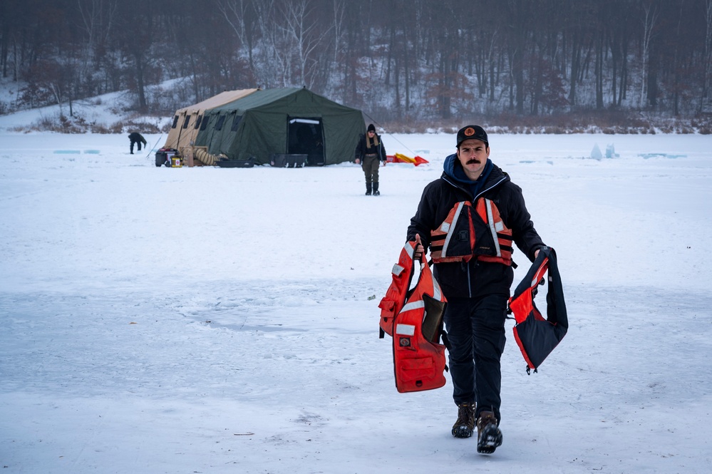 Navy Explosive Ordnance Disposal Hosts Arctic Training Exercise Snow Crab Ex 24-1