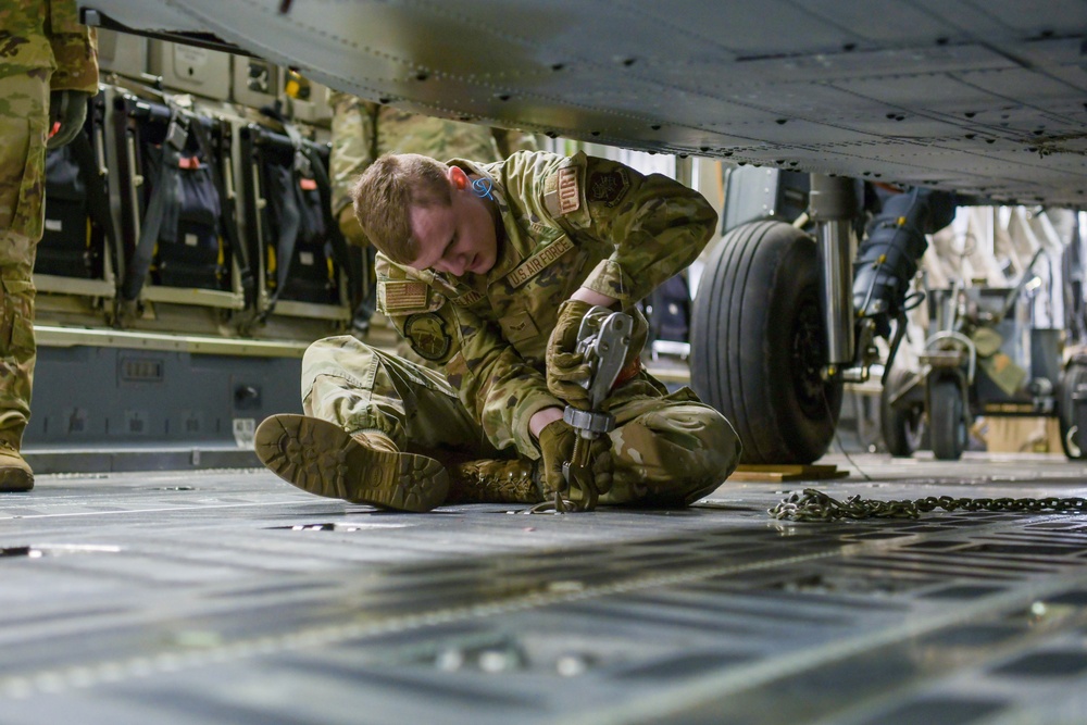 The 33 RQS, 718 AMXS returns to Kadena