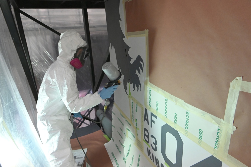 Painting our piece of history, Team Kingsley tail flash