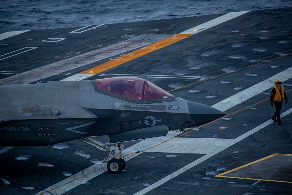 Abraham Lincoln conducts flight operations