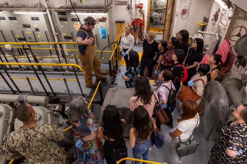 Singapore Women’s International Shipping, Trading Association Tours USNS Tippecanoe