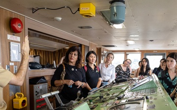 Singapore Women’s International Shipping, Trading Association Tours USNS Tippecanoe