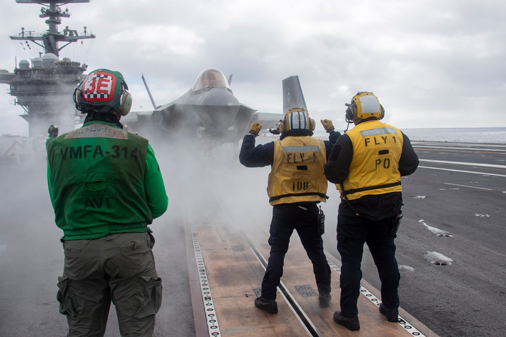 Abraham Lincoln conducts flight operations