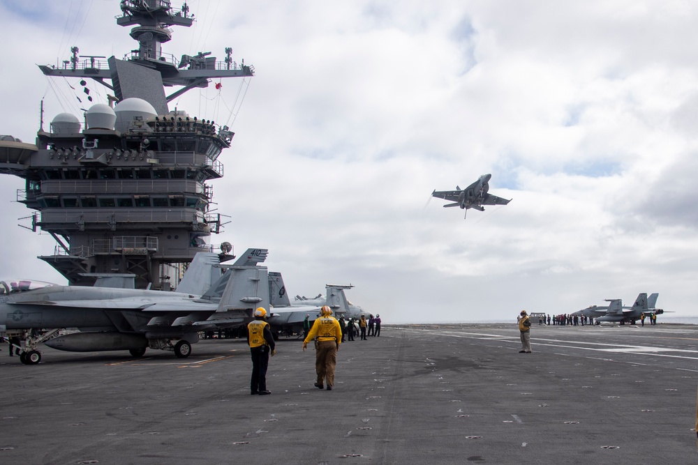 Abraham Lincoln conducts flight operations