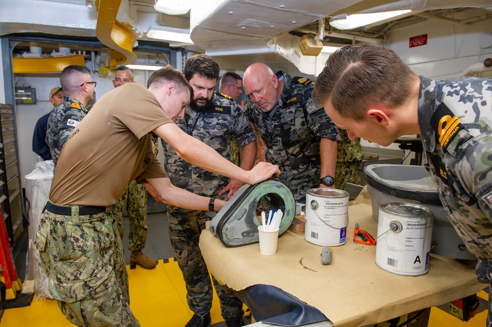 Members of Royal Australian Navy visit USS Frank Cable