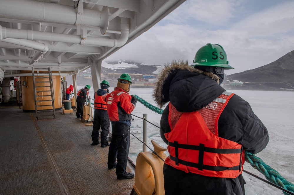 Coast Guard Cutter Polar Star (WAGB 10) breaks channel to McMurdo Station, Antarctica