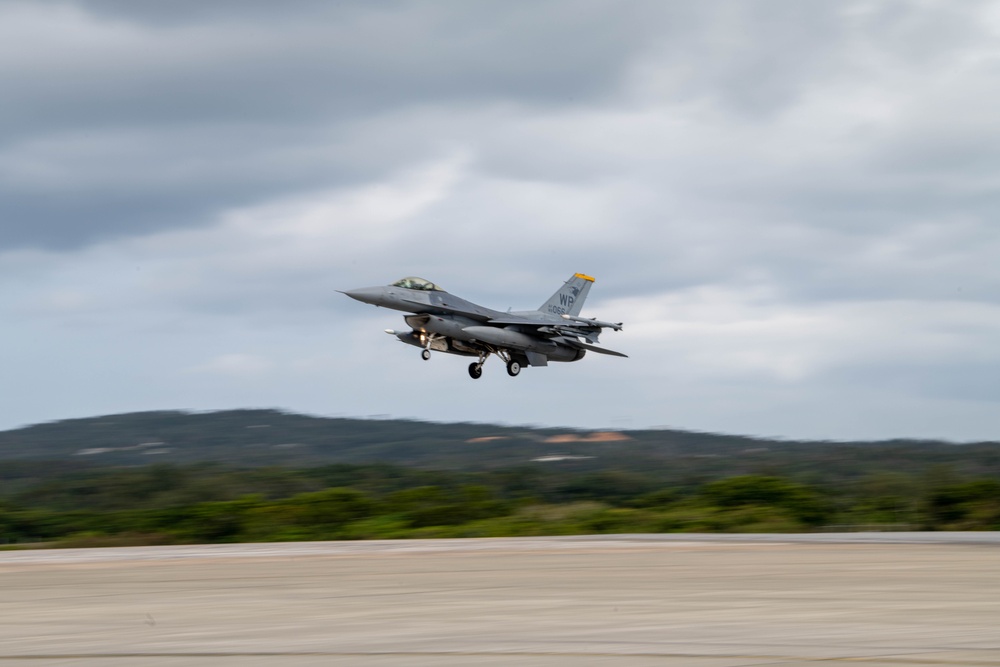 35th Fighter, Fighter Generation Squadron hone agility capabilities