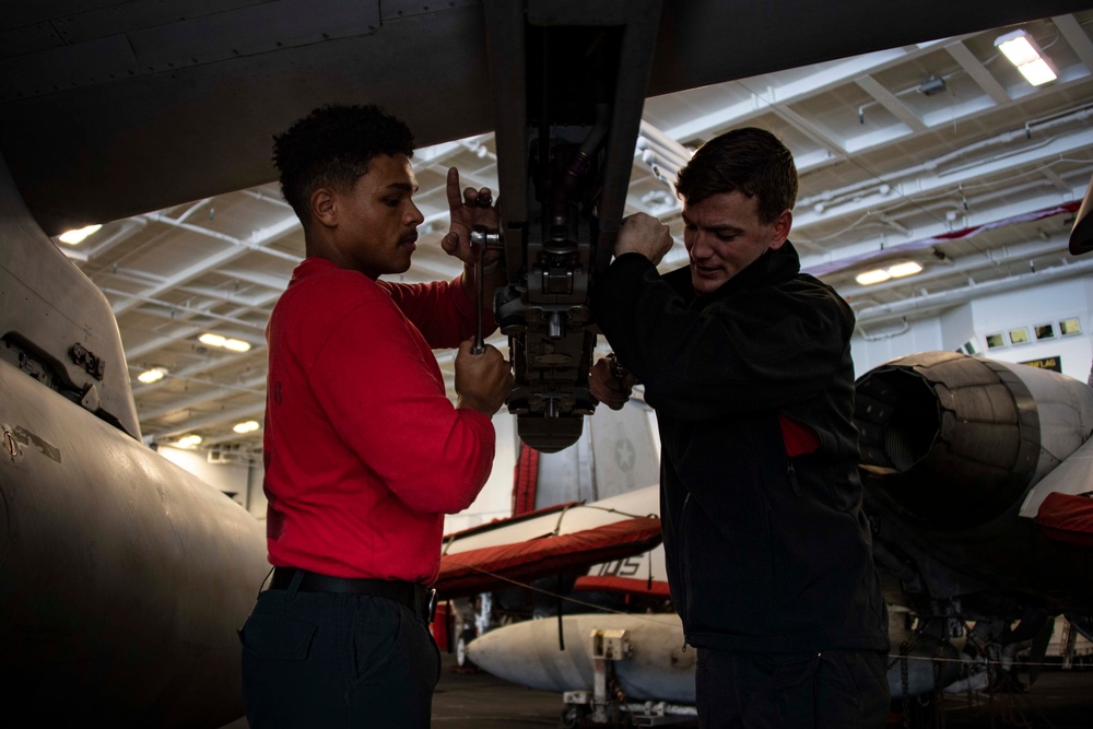 Sailors Conduct Maintenance Aboard USS Carl Vinson (CVN 70)