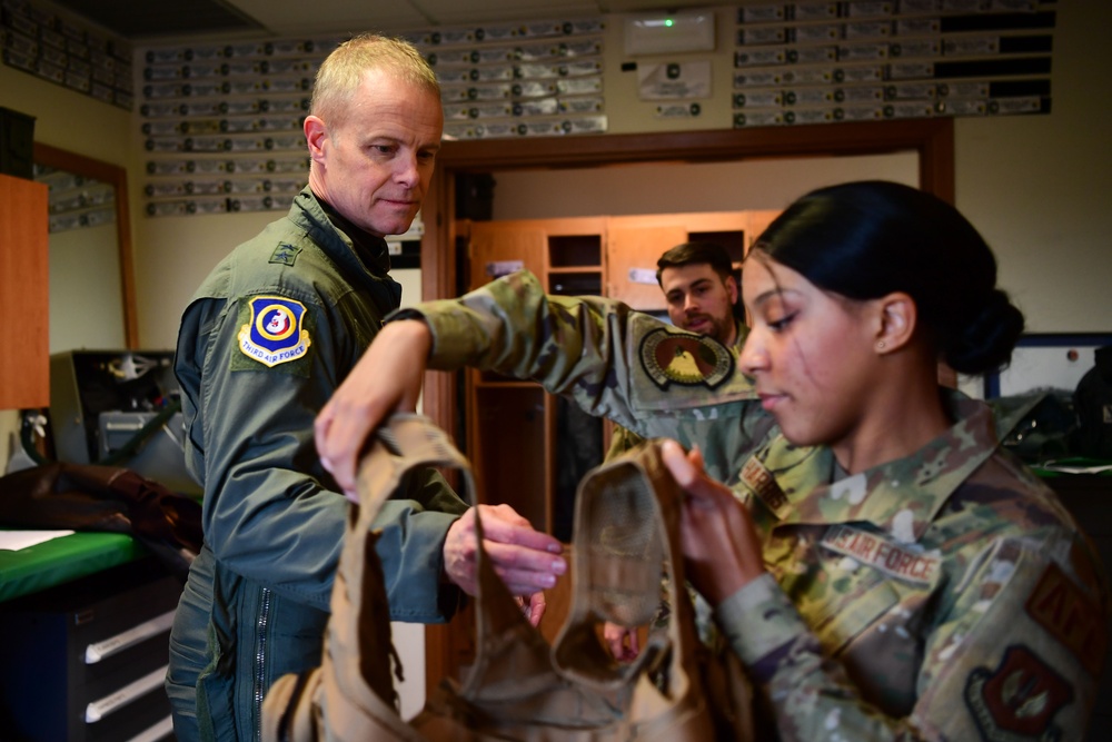 Gen. France and Third Air Force leadership visit Aviano AB