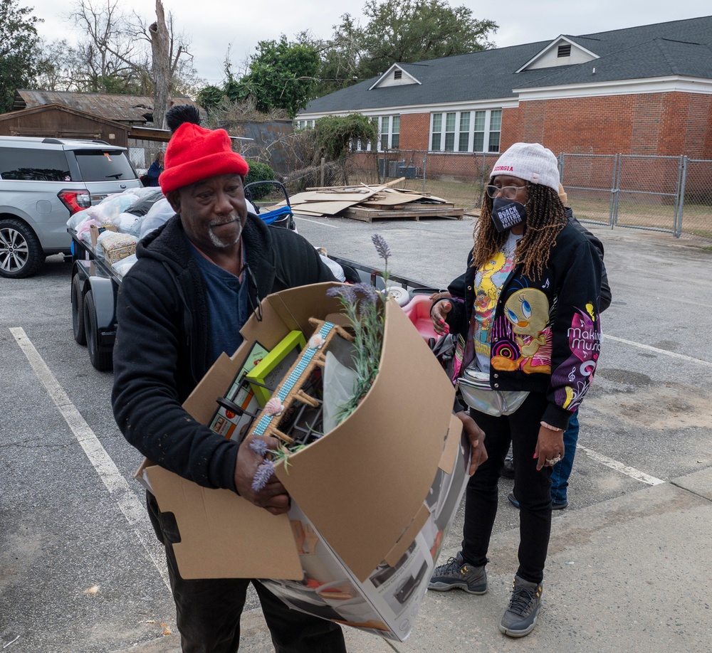 Moody Airmen share the giving spirit