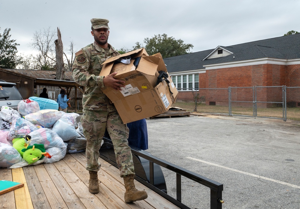 Moody Airmen share the giving spirit