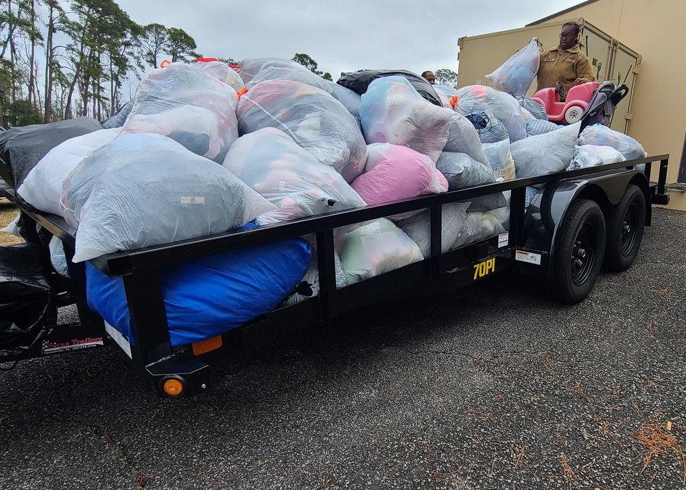 Moody Airmen share the giving spirit