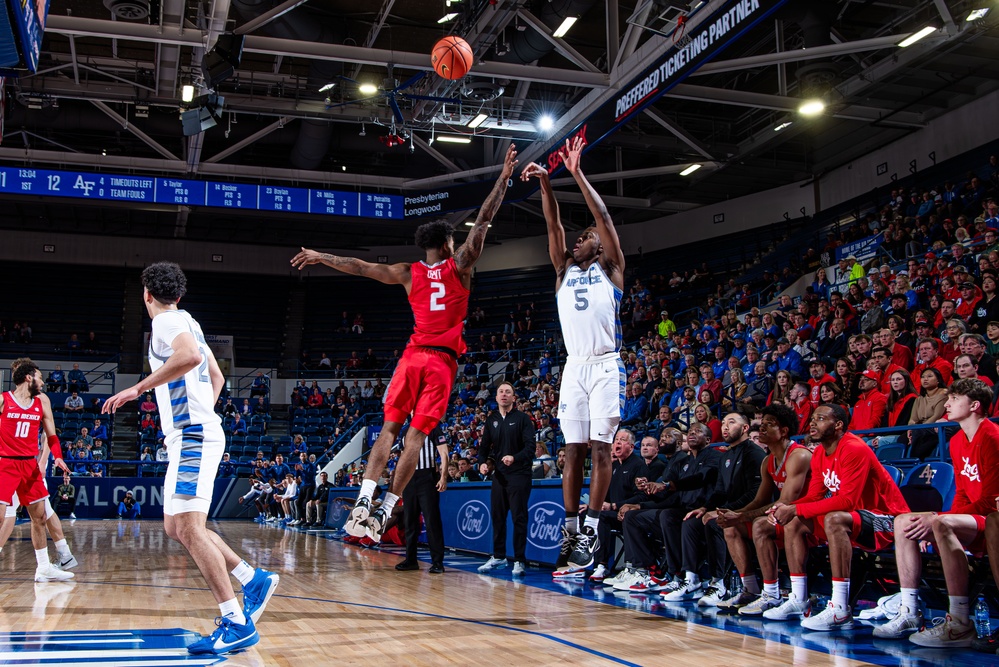 DVIDS - Images - USAFA Men's Basketball Vs New Mexico 2024 [Image 1 Of 10]