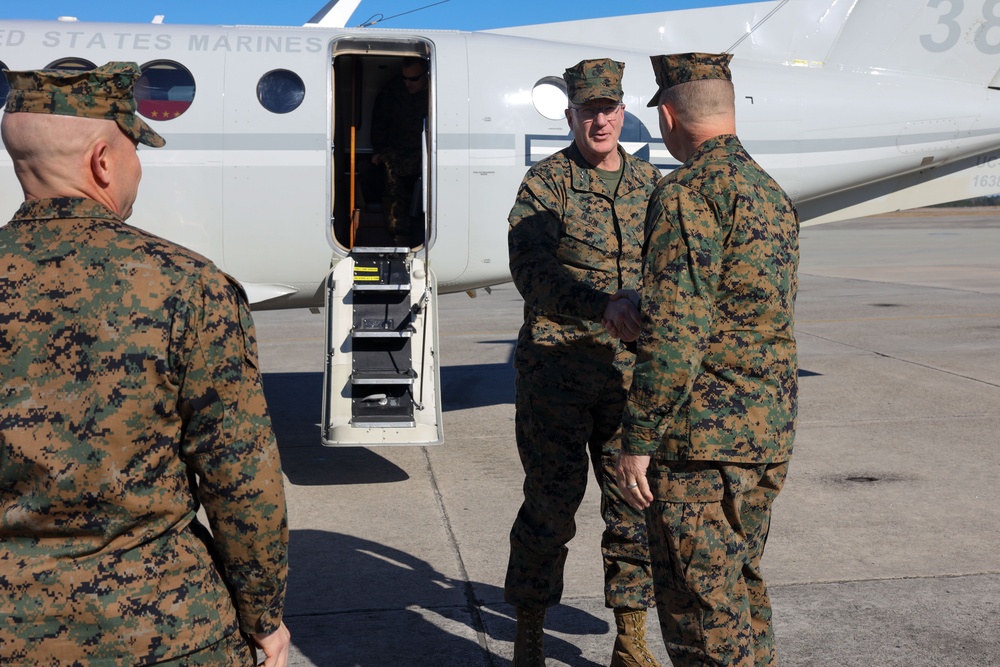 Lt. Gen. Olson visits MCAS Beaufort