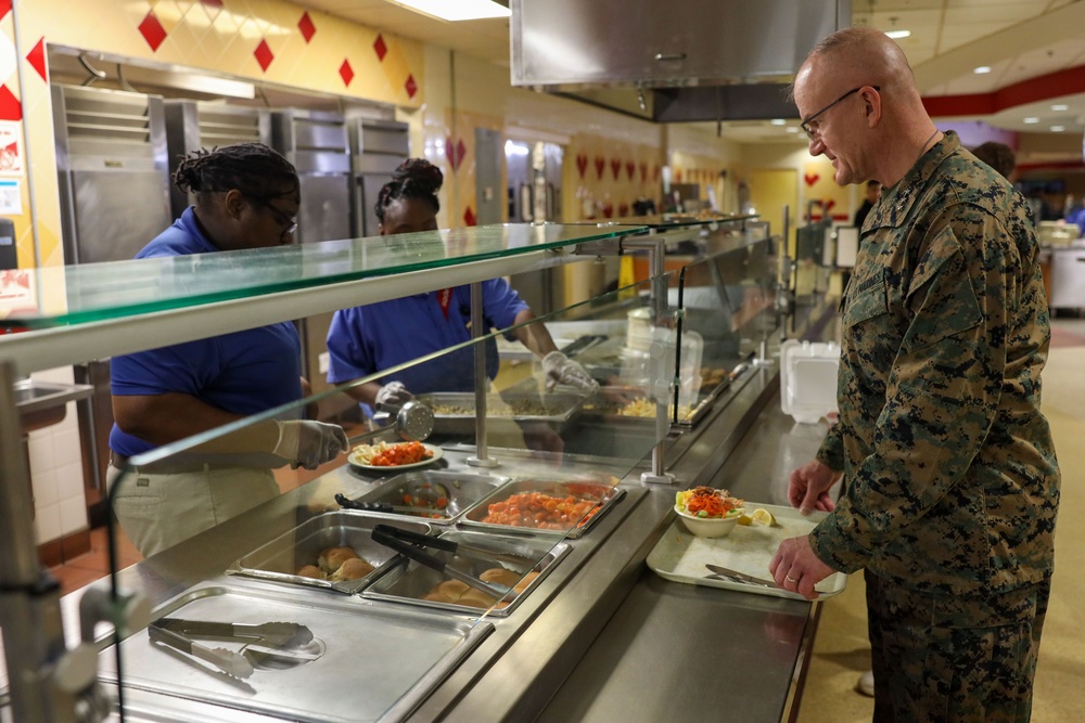 Lt. Gen. Olson visits MCAS Beaufort