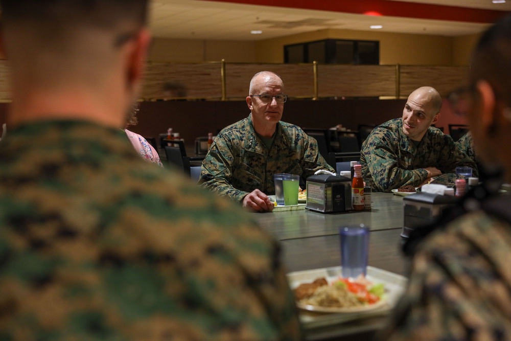 Lt. Gen. Olson visits MCAS Beaufort