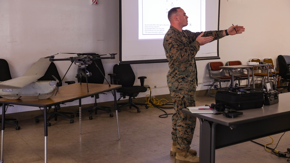 1st MARDIV company commanders course holds sUAS, comms classes