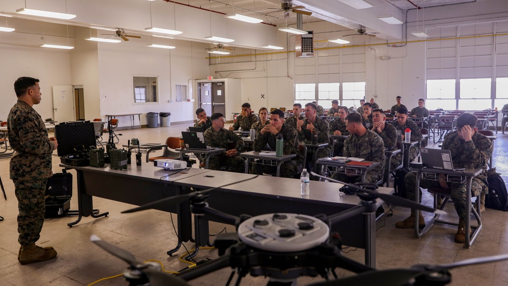 1st MARDIV company commanders course holds sUAS, comms classes