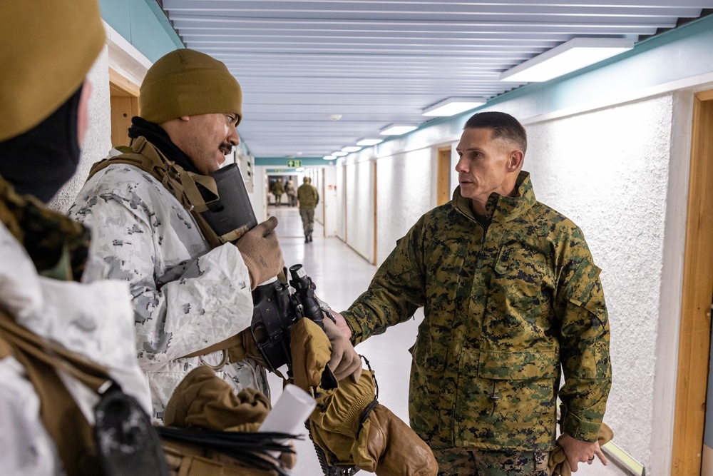 Lt. Gen. David A. Ottignon, The Commanding General of II Marine Expeditionary Force Visits CLB-6 In Norway