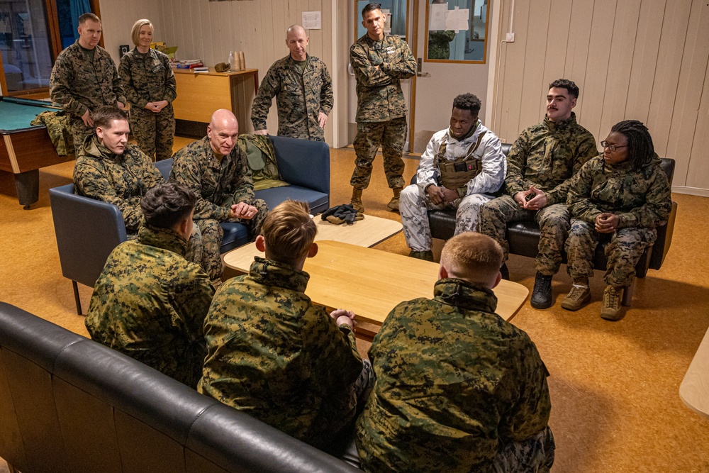 Lt. Gen. David A. Ottignon, The Commanding General of II Marine Expeditionary Force Visits CLB-6 In Norway