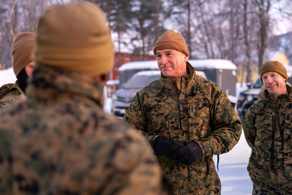 Lt. Gen. David A. Ottignon, The Commanding General of II Marine Expeditionary Force Visits CLB-6 In Norway