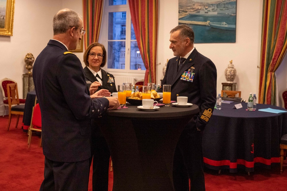 CNO attends the Paris Naval Conference