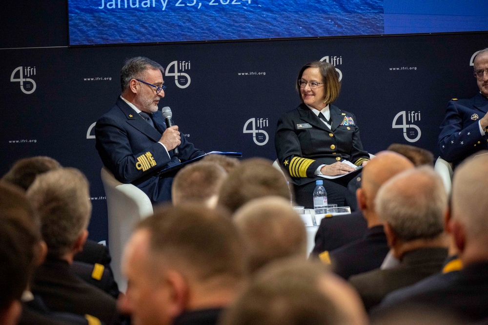 CNO attends the Paris Naval Conference