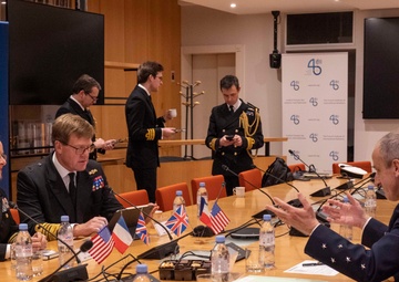 CNO attends the Paris Naval Conference