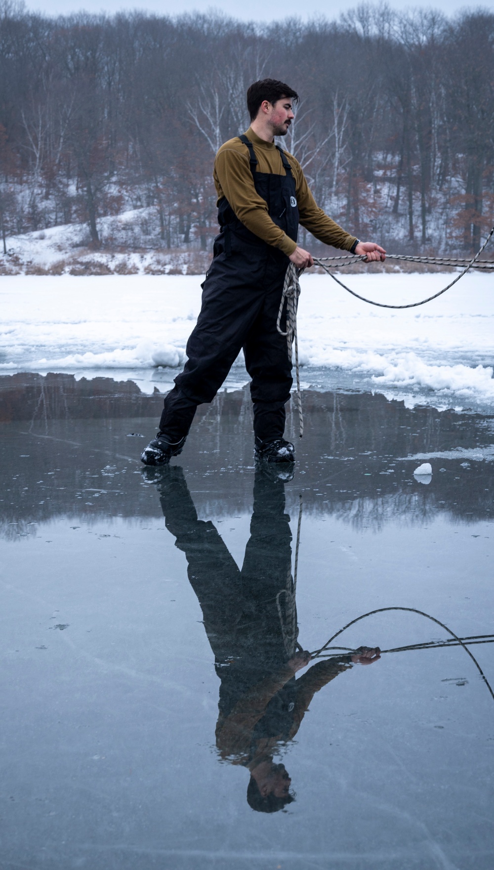 Navy Explosive Ordnance Disposal Hosts Arctic Training Exercise Snow Crab Ex 24-1