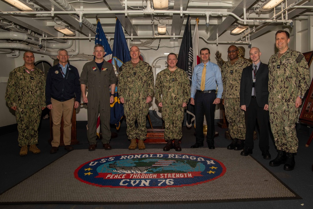 USS Ronald Reagan (CVN 76) hosts ADM. Houston