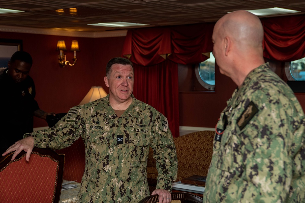 USS Ronald Reagan (CVN 76) hosts ADM. Houston