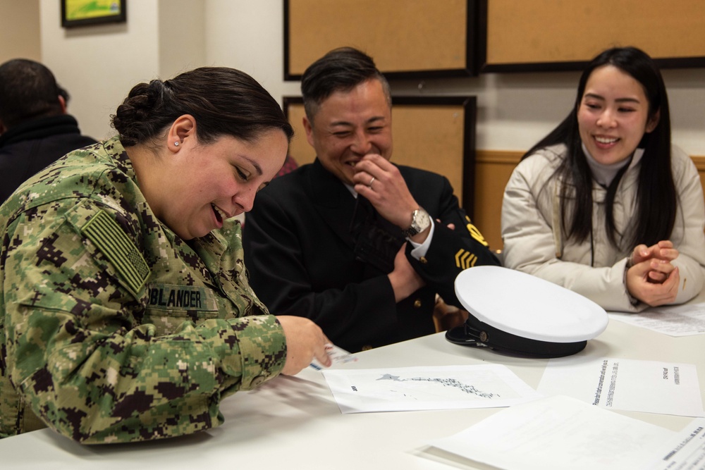 USS Ronald Reagan (CVN 76) Sailors partake in a cultural exchange with Japanese Nationals