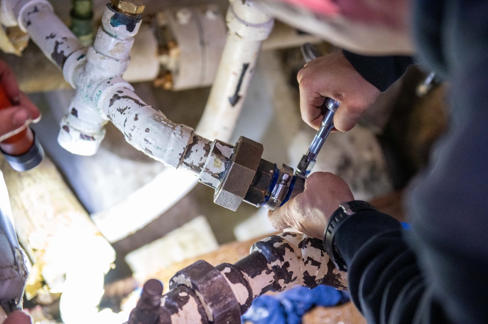 Coast Guard Cutter Polar Star (WAGB 10) engineering department conducts repairs underway