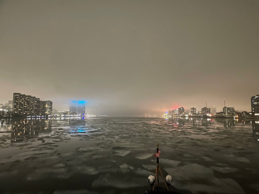 U.S. Coast Guard Cutter Morro Bay (WTGB 106) assists PRENTISS BROWN in Detroit River