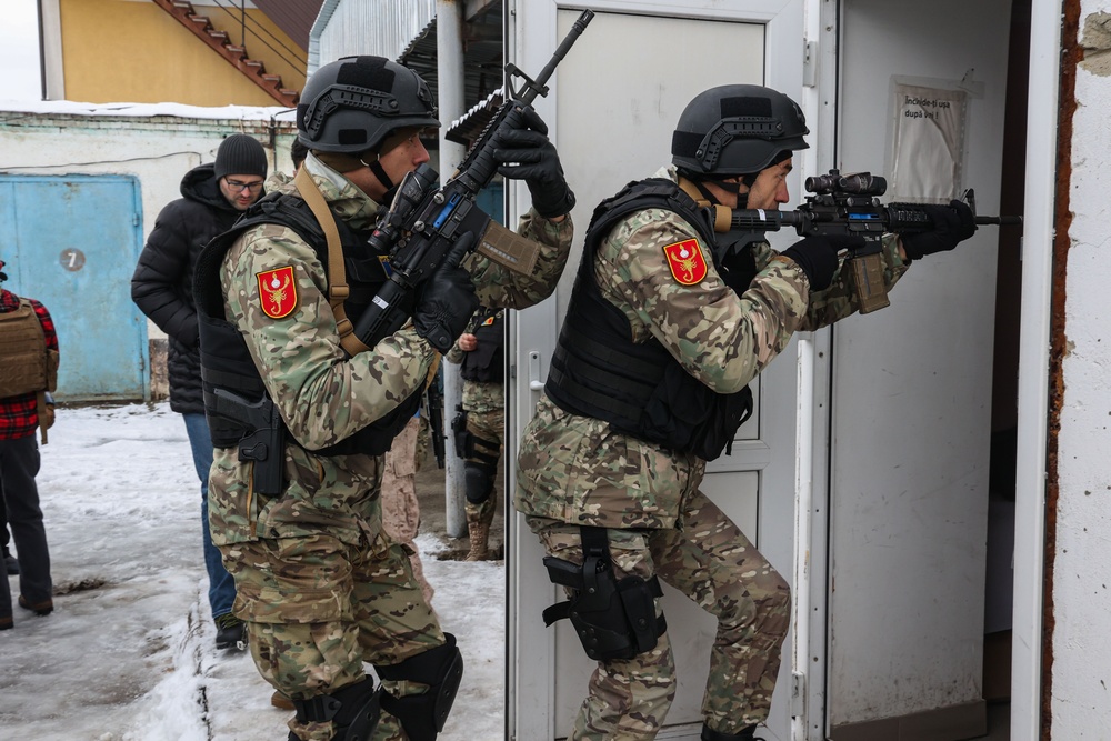 FASTEUR Trains with Moldovan Police Forces