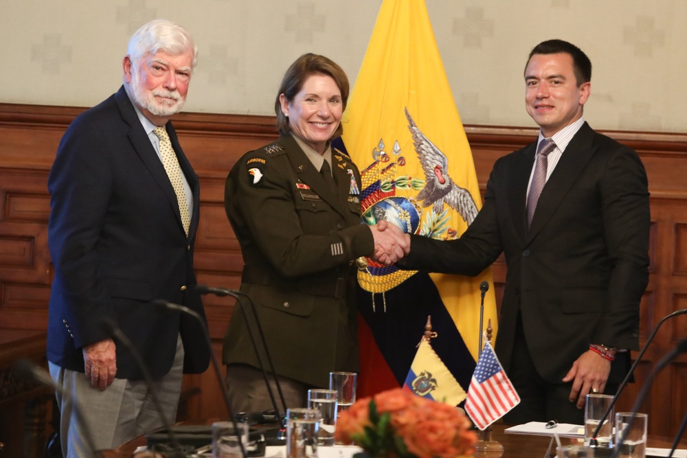 Gen. Richardson meets with leaders in Ecuador as part of U.S. delegation