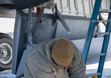 Hoosier maintainers ‘catch a brake’ on a subzero Saturday