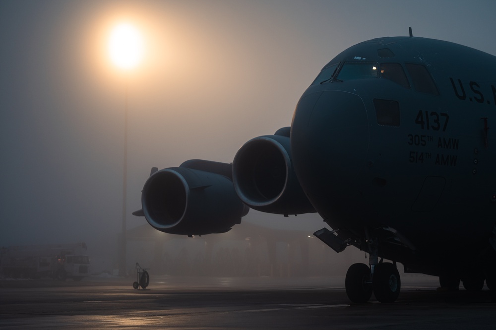 C-17 commands the fog