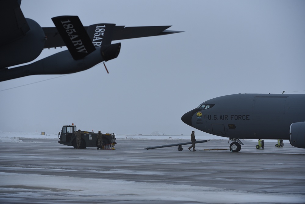 KC-135 tow