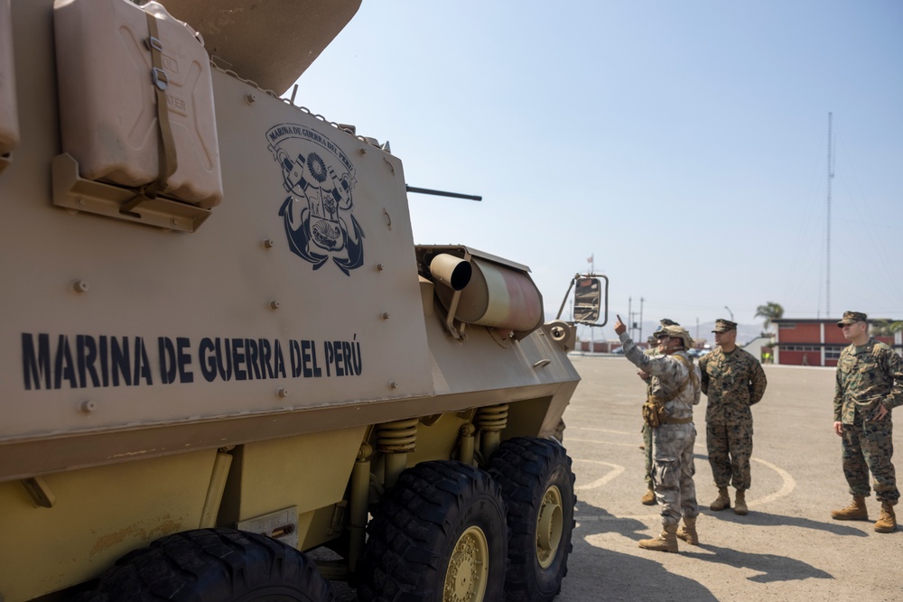 U.S. Marine Corps Forces, South, attends Infantería de Marina del Perú static display