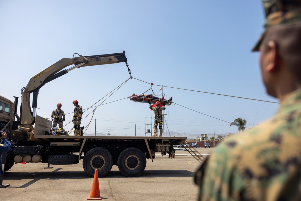 U.S. Marine Corps Forces, South, attends Infantería de Marina del Perú static display