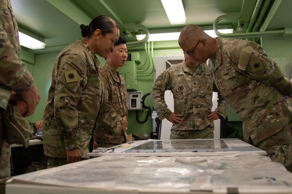 Senior Leadership are briefed by U.S. Army Soldiers during Ferocious Falcon 5