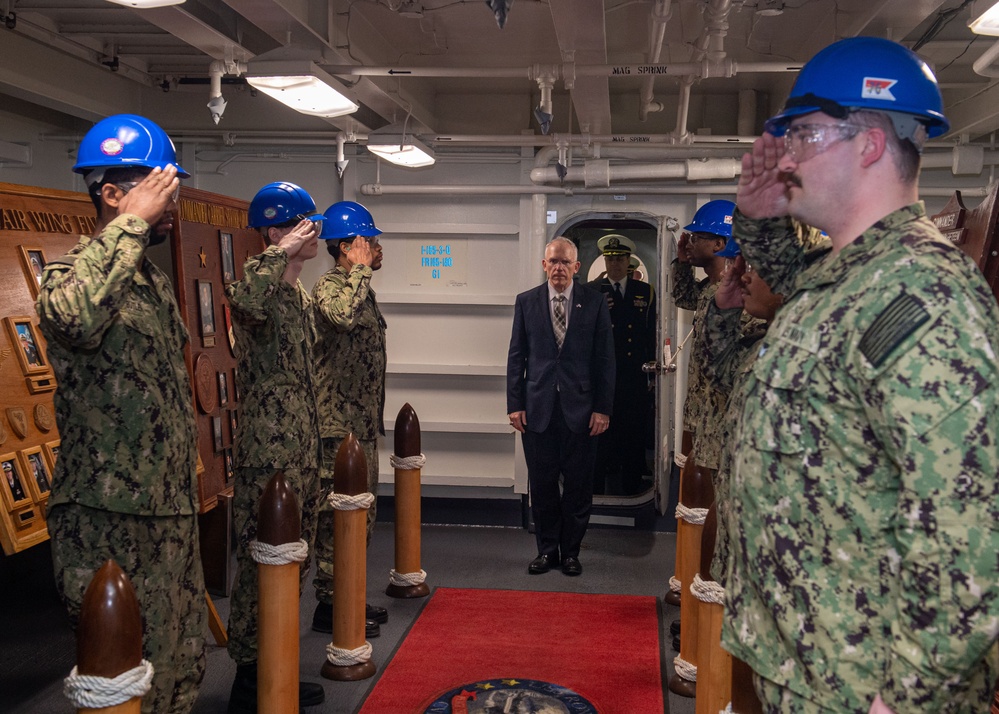 USS Ronald Reagan (CVN 76) welcomes Assistant Secretary of the Navy