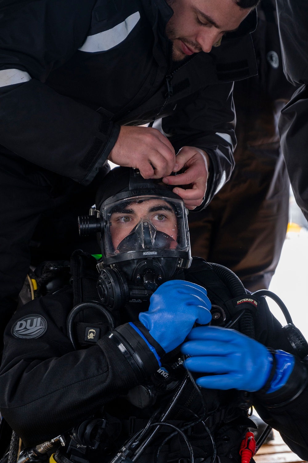 Navy Explosive Ordnance Disposal Hosts Arctic Training Exercise Snow Crab Ex 24-1