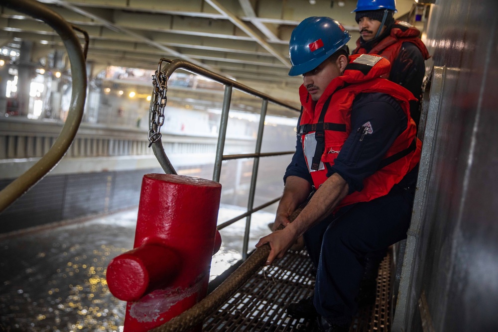 USS Gunston Hall (LSD 44) Conducts Well Deck Operations