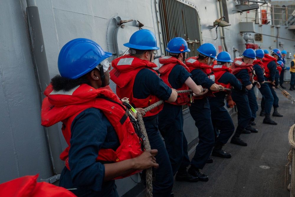 USS Laboon Conducts a Replenishment-at-Sea with USNS Kanawha in the Red Sea