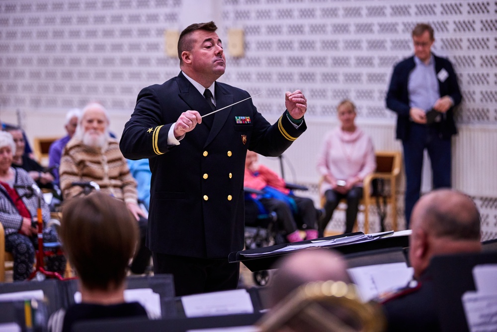 Naval Band Performance at Veteran's Hospital