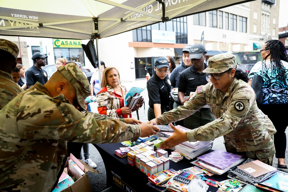 U.S. Army Recruiters Give Back to Community