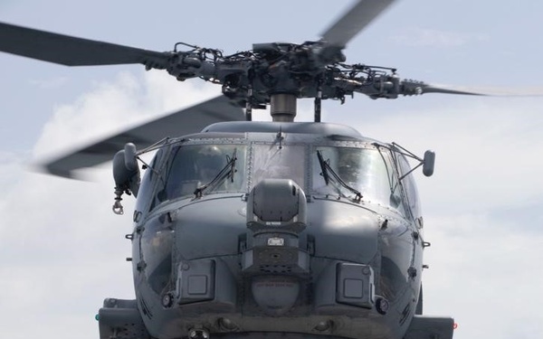 USS Mobile (LCS 26) Vertical Replenishment Training